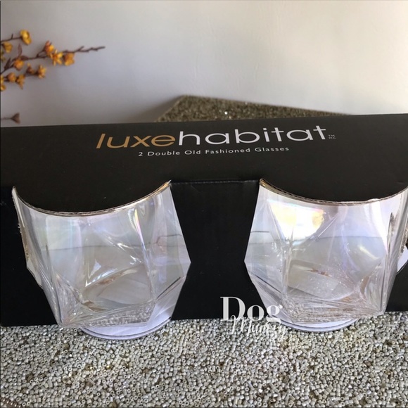 Luxe Habitat Iridescent Structured Wine Glasses - Picture 2 of 5